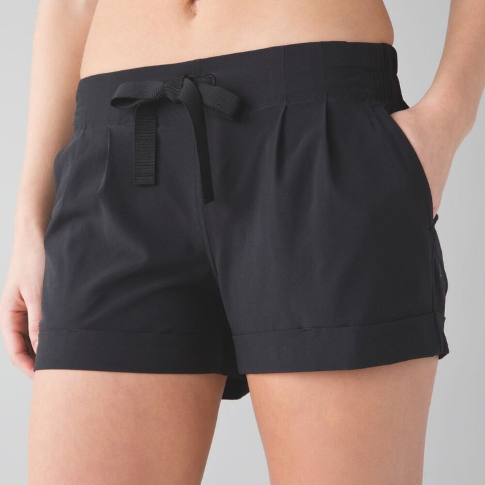 Lululemon Spring Break Away Short | Size 4